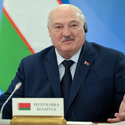 卢卡申科：这里也就0.2个美国人