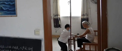 这位“打针不弯腰”的医生已守护村民健康35年