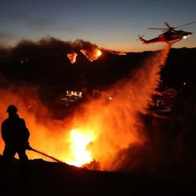 山火肆虐，好莱坞明星逃离