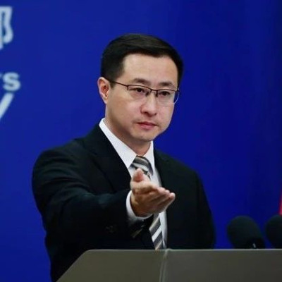 当场反驳日记者：不存在什么