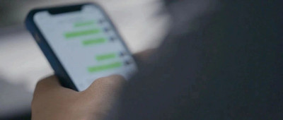 群里发一句“今天阳光明媚”，送钱电话就来了……