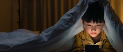 从小被允许玩手机，和被禁止玩的孩子，长大后的差距有多大？