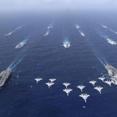 首次开展！双航母编队演练