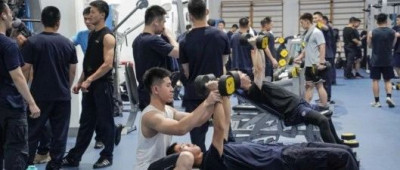 健身房要排队取号？网友：看完嘴角压不住了