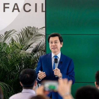 晚点播客丨李开复聊零一万物调整：只有大厂能追逐超大模型
