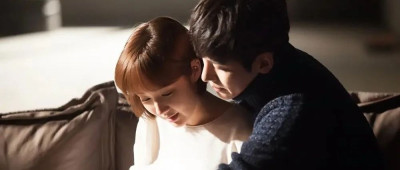 突然爆火的离谱“情侣写真”，昨天，被医生紧急提醒了！