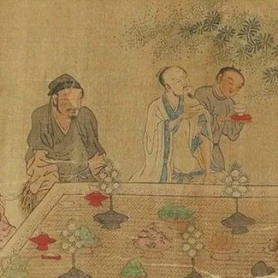 聚了一次餐，撤了一批官