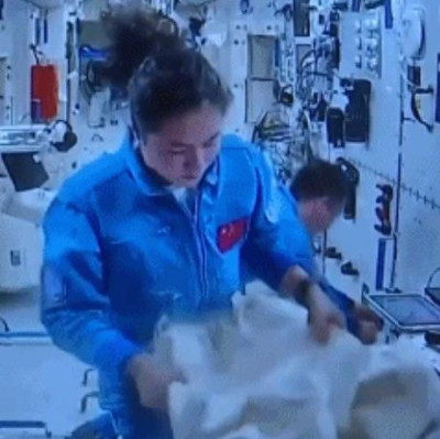 开始“拆快递”！太空开箱视频来了