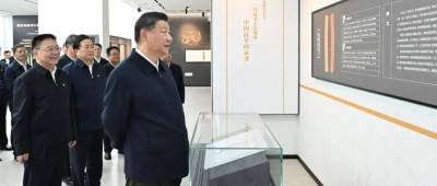 习近平参观秦汉简牍：善加保护，做好研究