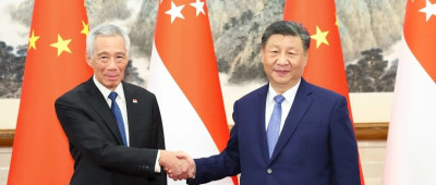 习近平会见新加坡国务资政李显龙