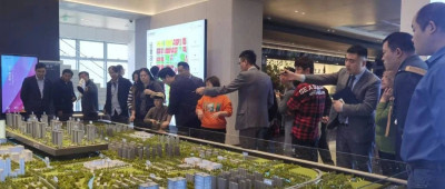 今天一早，多家银行发布公告