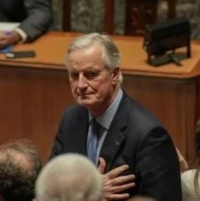 最新：法国政府被议会推翻