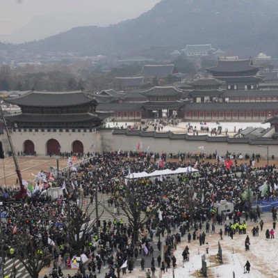 首尔爆发大规模示威