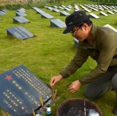 要完成对烈士的这个承诺，