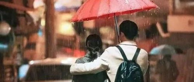 “旅游下雨男友不打车，我生气是我作吗？”在感情中迷失自己有多可怕？