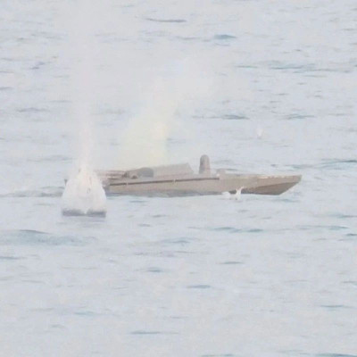 “首次”！乌无人艇击落俄直升机