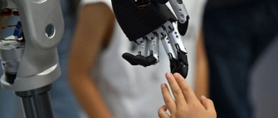 中美竞争激烈，印度伺机而动 | 参考独家