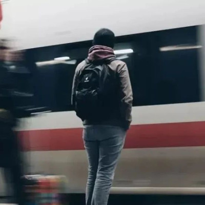 打工人反内卷，日本慌了