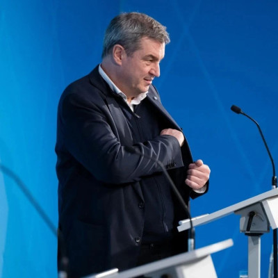 德国政坛哗然！这一幕被批“刷新下限”