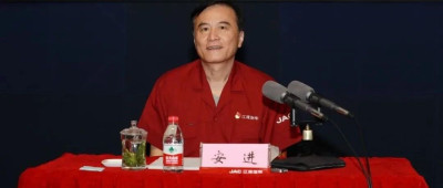 政治信仰崩塌的他，被开除党籍