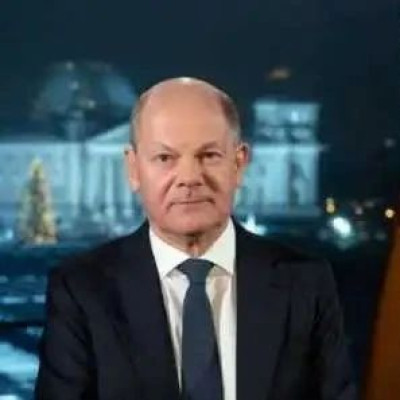 朔尔茨回击：巨魔