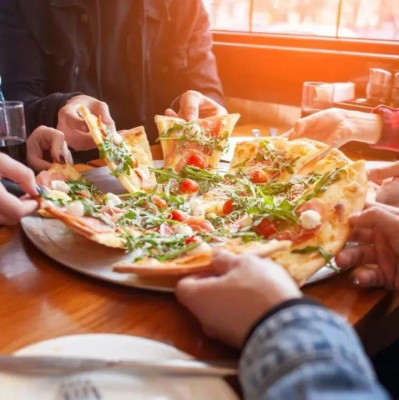 披萨19元，必胜客要抢萨莉亚地盘了