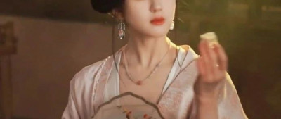 她们，为啥不谈恋爱沉迷搞钱了？