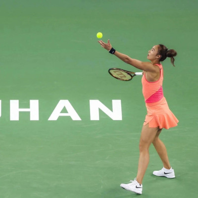 郑钦文，创造历史！