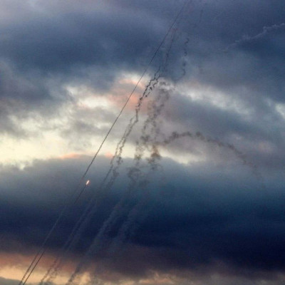 “50余枚火箭弹射向以色列”