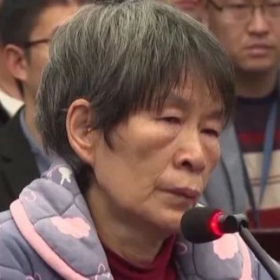 杨妞花希望判余华英死刑：她半眯着眼看我，毫无悔意