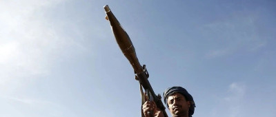 刚遭空袭，胡塞立即发起反击