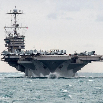突发！“美国航母遭袭”