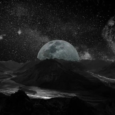 在月球表面，科学家发现了巨大的“蜘蛛”