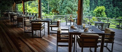 年轻人选餐厅的标准，早就不止是「好吃」了