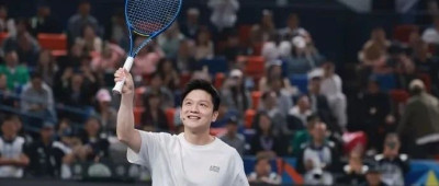 “网球运动员”樊振东，冲上热搜！