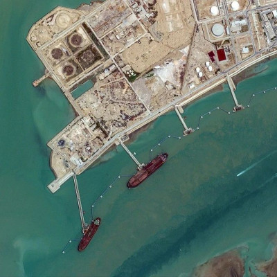 紧张时刻，伊朗部长视察关键设施