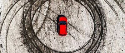 新能源车换代比手机快，我们在担心什么