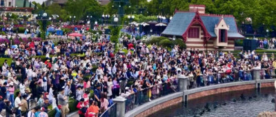 热门景区门票售罄、博物馆连日爆满！多地呼吁→