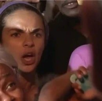 被灾民暴骂到当场破防，马克龙发飙：你该庆幸你在法国！