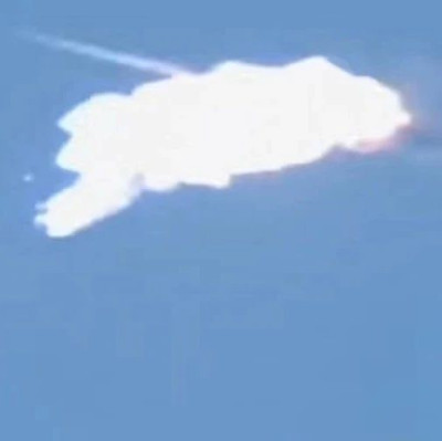 歼-20发射导弹，击落目标