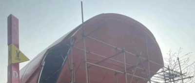 “棺材”外形地铁口引争议，涉事公司4人被处理