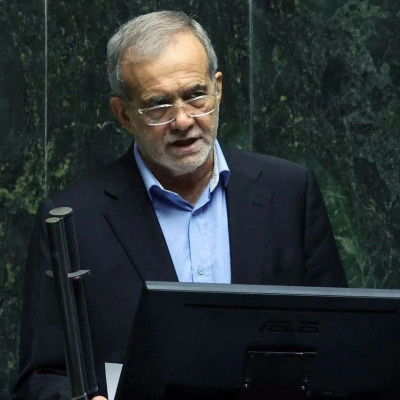 伊朗总统：需要“克制地对待”美国