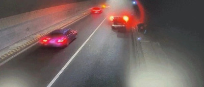 突发！车辆自燃，高速路段交通管制