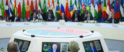 特朗普威胁金砖：不要想着取代美元，否则……