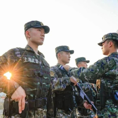 青春华章｜守护“中国天际线”，感受武警巡逻哨兵的一天