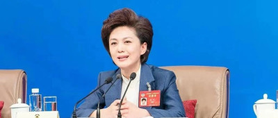 海霞，有新身份