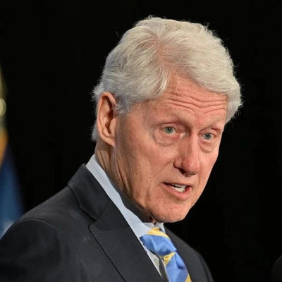 突发：美国前总统克林顿入院