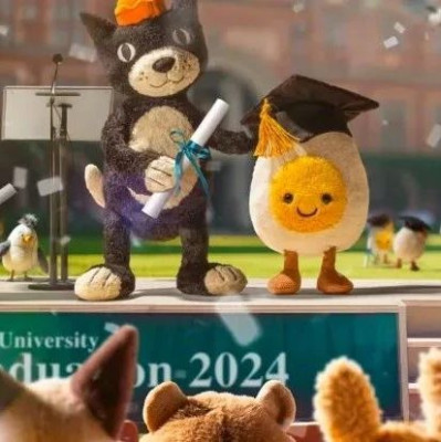 Jellycat爆火，年轻人爱上皇帝的新装