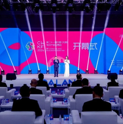 从“温暖世界”到“美学表达”，东莞毛织和服装已然转变