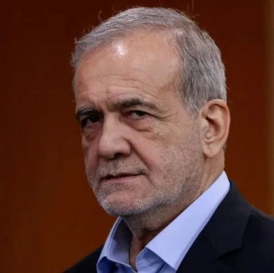 伊朗总统按计划出访卡塔尔